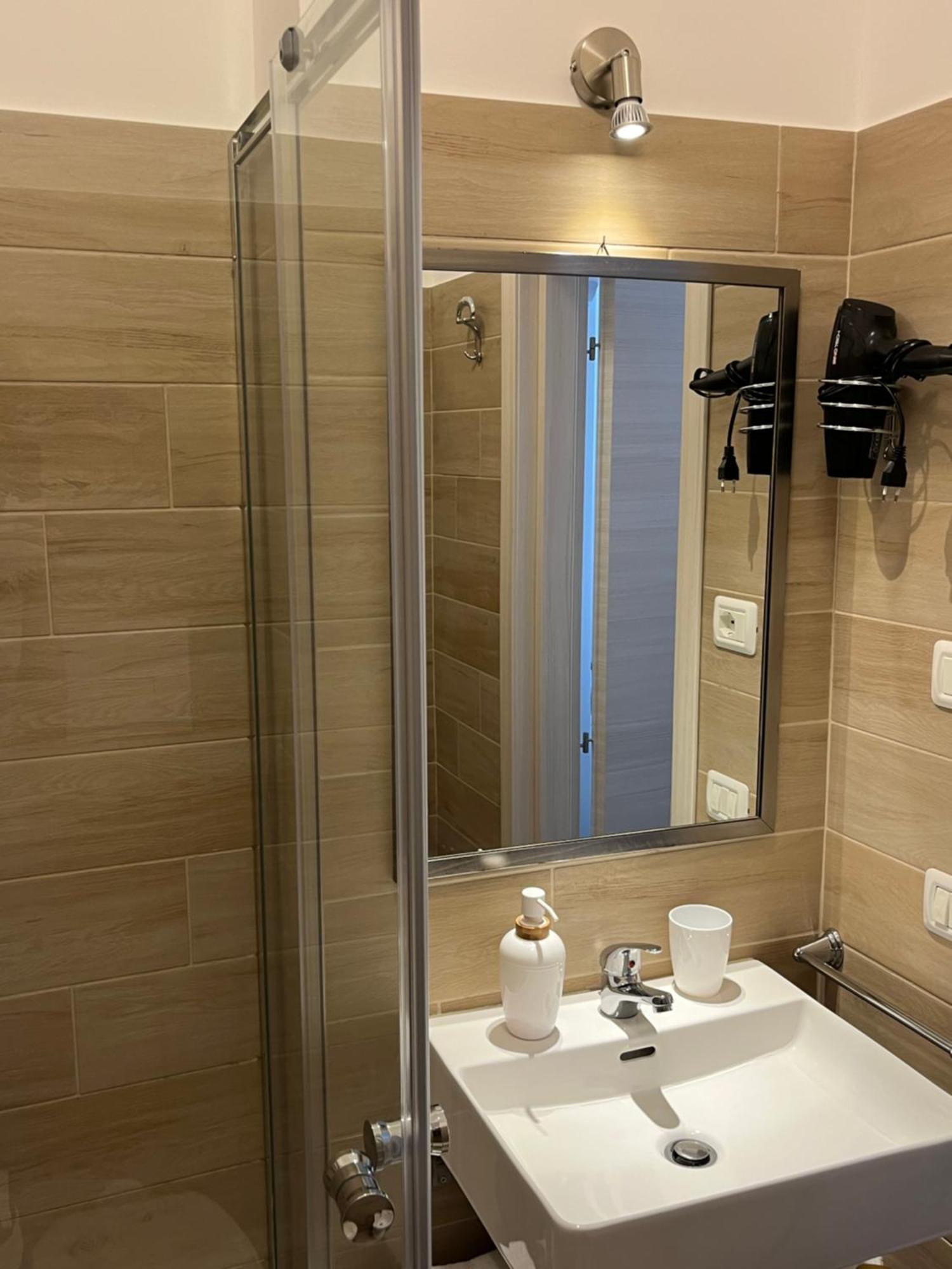 B&B Vento Aureo Rooms 밀라초 외부 사진